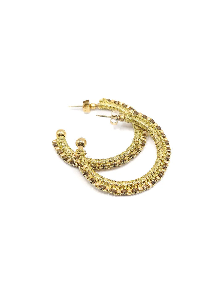 Boucles d’oreilles artisanales tissage perles dorées