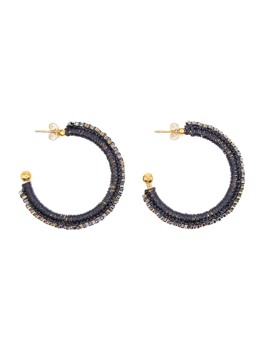 Boucles d’oreilles artisanales noires tissage perlé