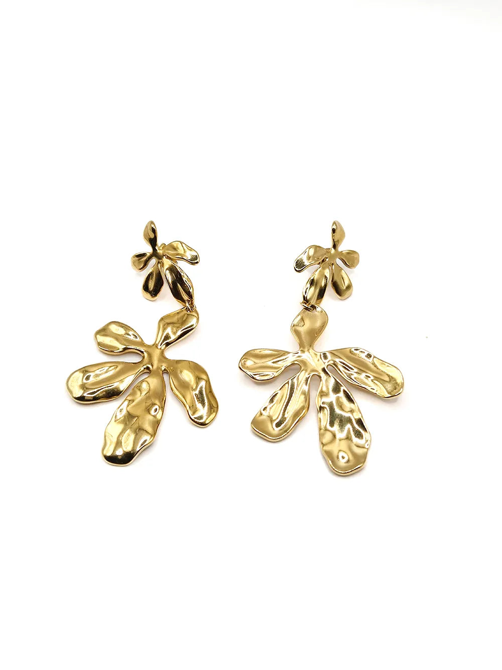 Boucles d’oreilles pendantes fleurs martelées dorées