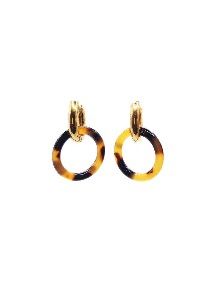 Créoles dorées et créoles en résine esprit léopard