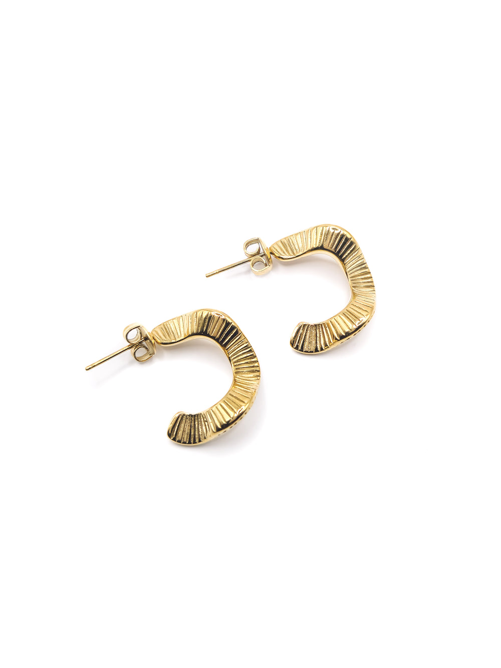 Petites créoles dorées striées et ondulées acier inoxydable