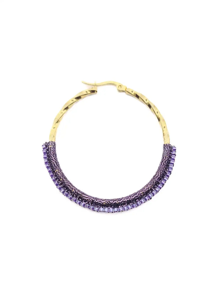 grandes créoles torsadées et tissage perles violettes