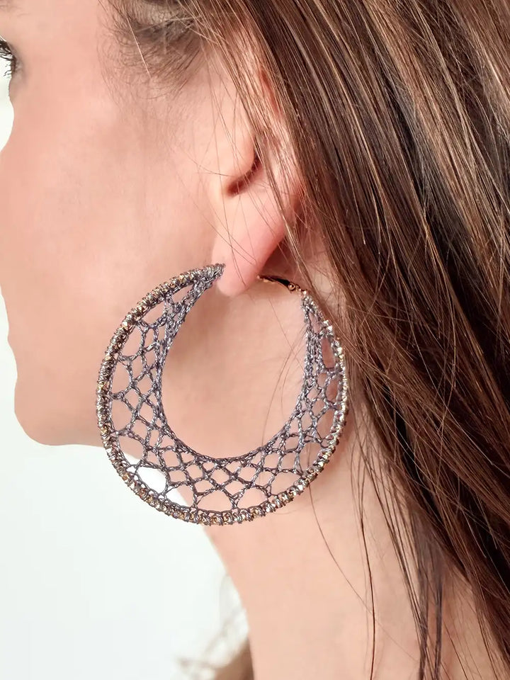 grandes créoles broderie dentelle grise fait main