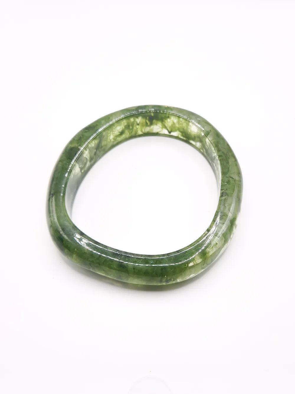 Bracelet jonc large en résine vert marbré