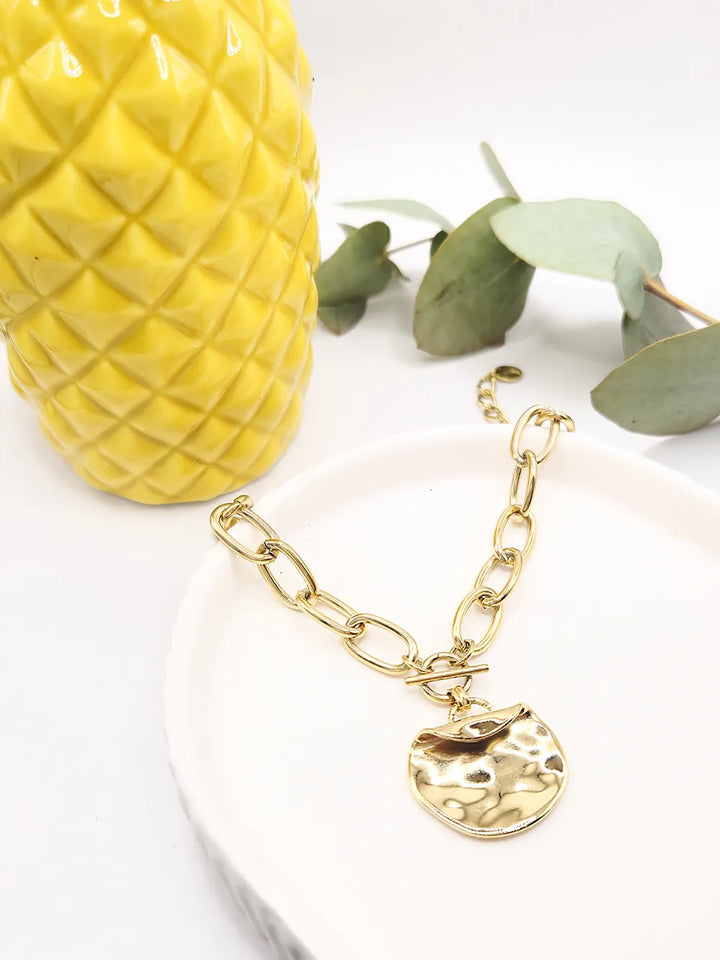 Bracelet doré chaîne grosses mailles avec médaille martelée
