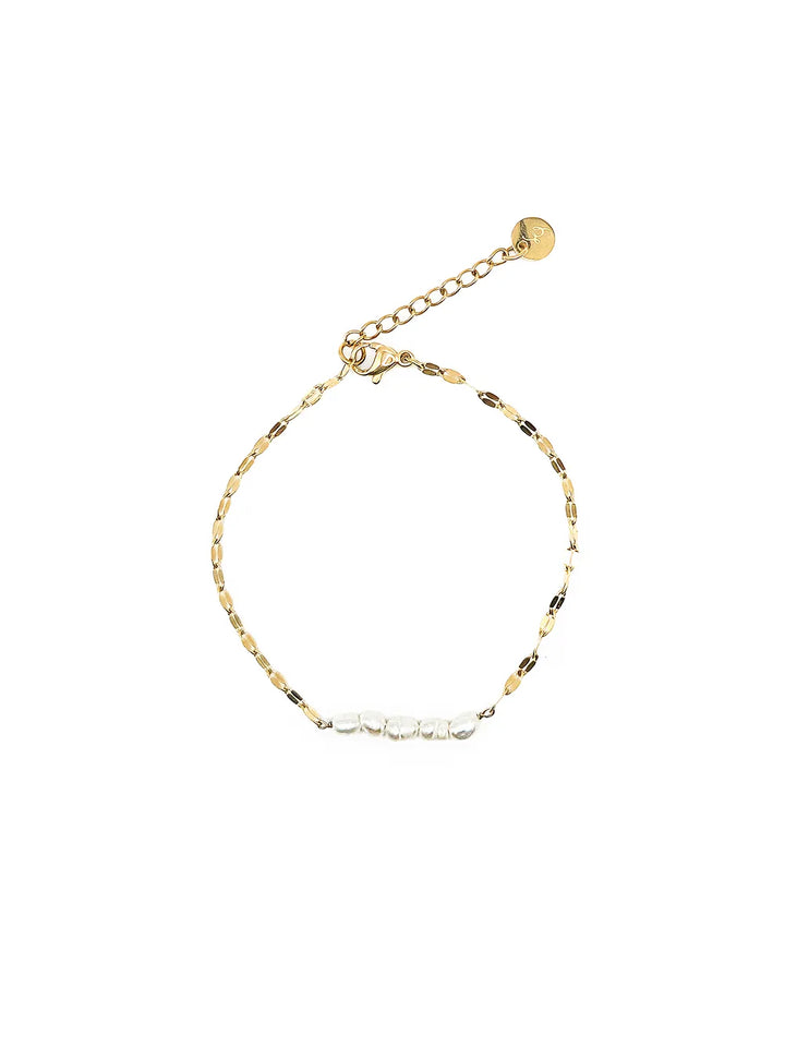 Bracelet fin chaîne dorée perles naturelles nacrées