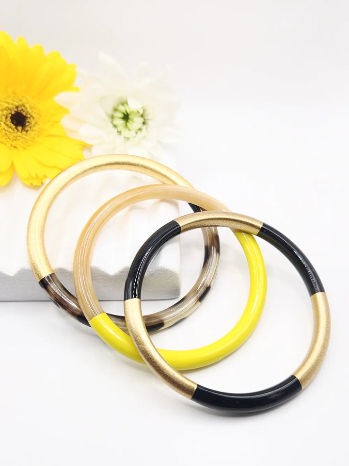 Bracelets jonc en corne naturelle et couleurs laquées