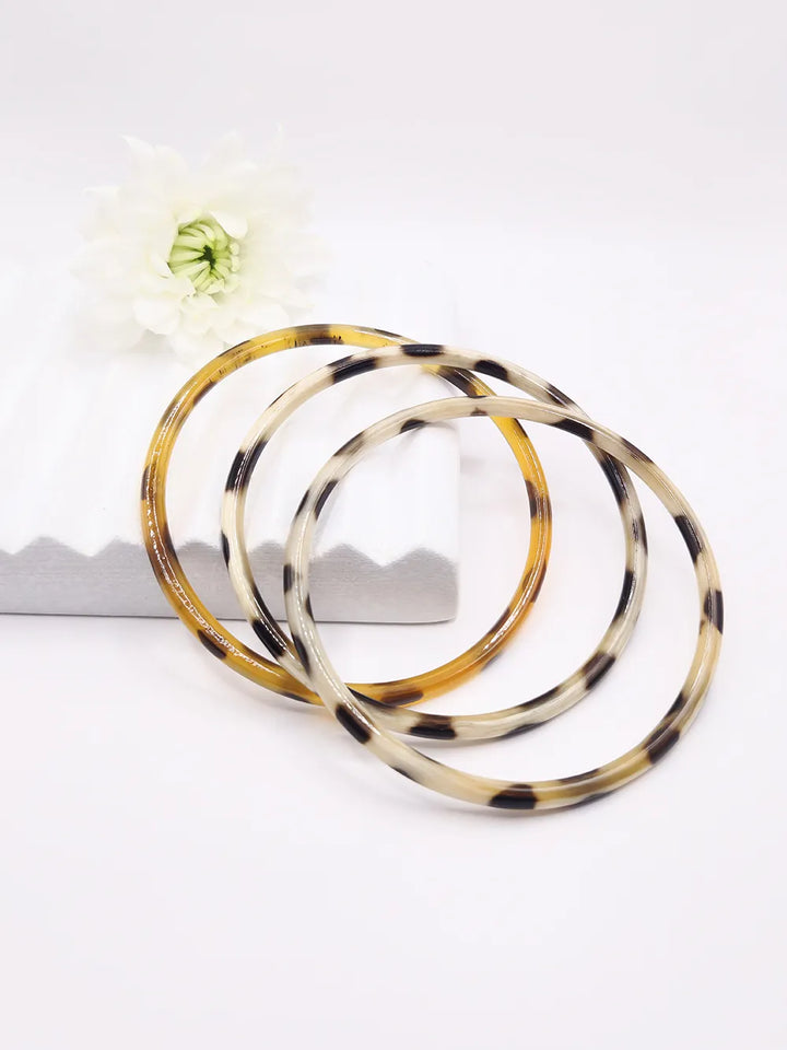 Jonc fin en corne de buffle motif léopard