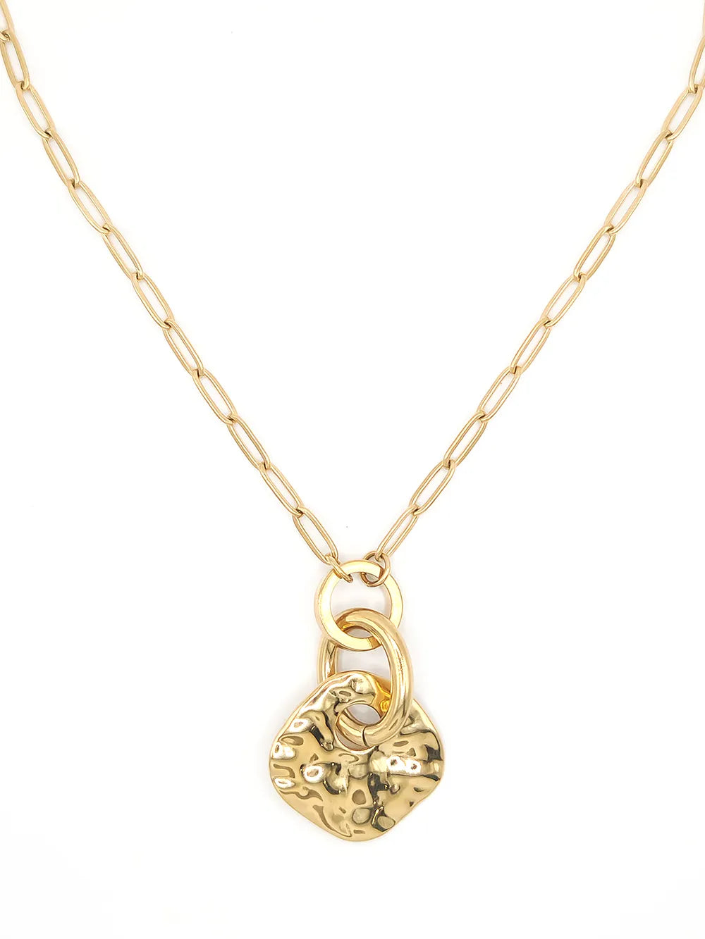 Collier fantaisie femme doré moderne avec pendentif martelé