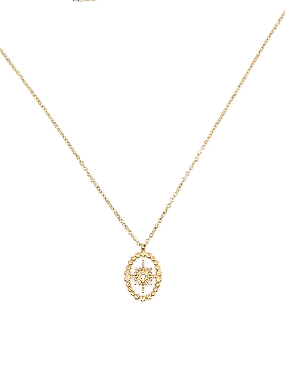 Collier doré avec médaillon perlé et étoile