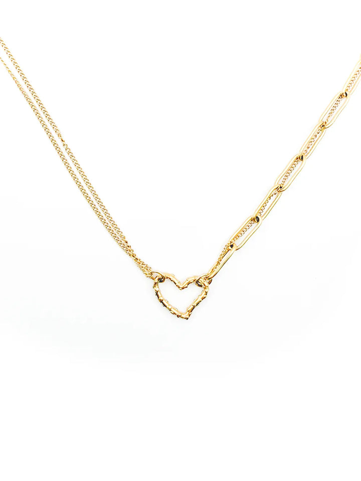 collier double chaîne asymétrique avec coeur strié