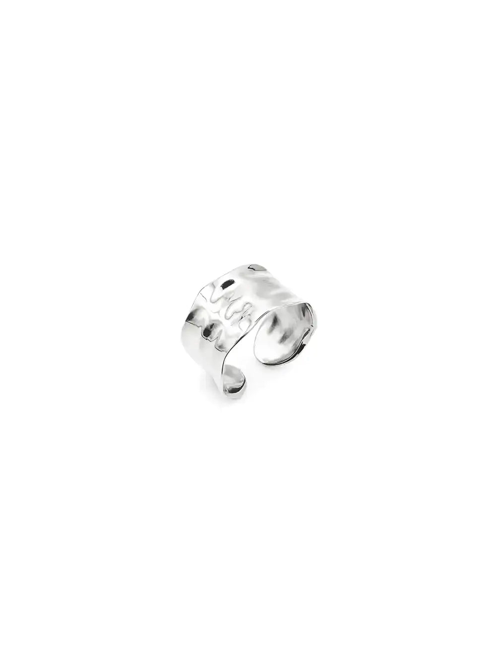 Bague large ruban martelé argentée