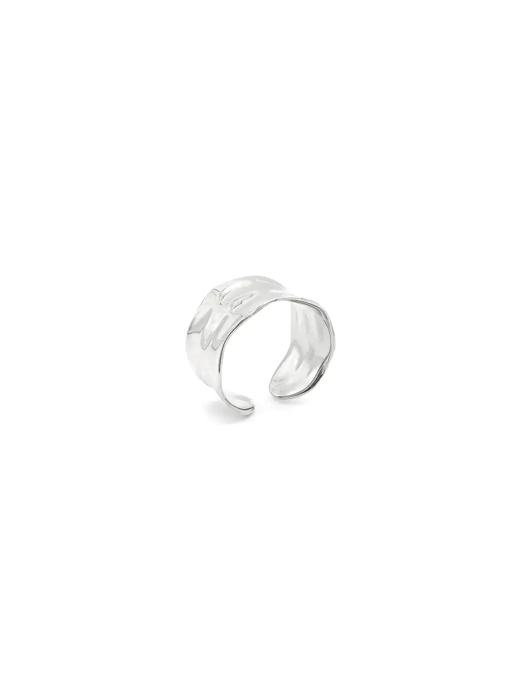 Bague large ruban martelé argentée
