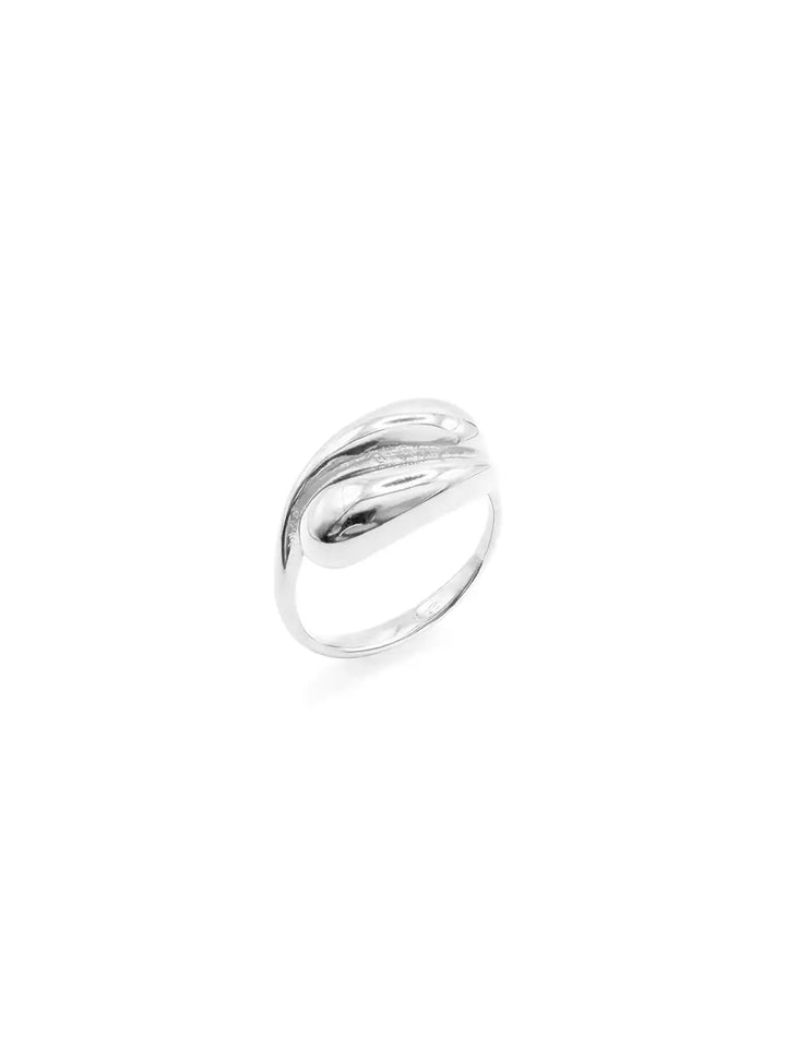 Bague gouttes croisées argentée pour femme avec formes bombées superposées et finition miroir