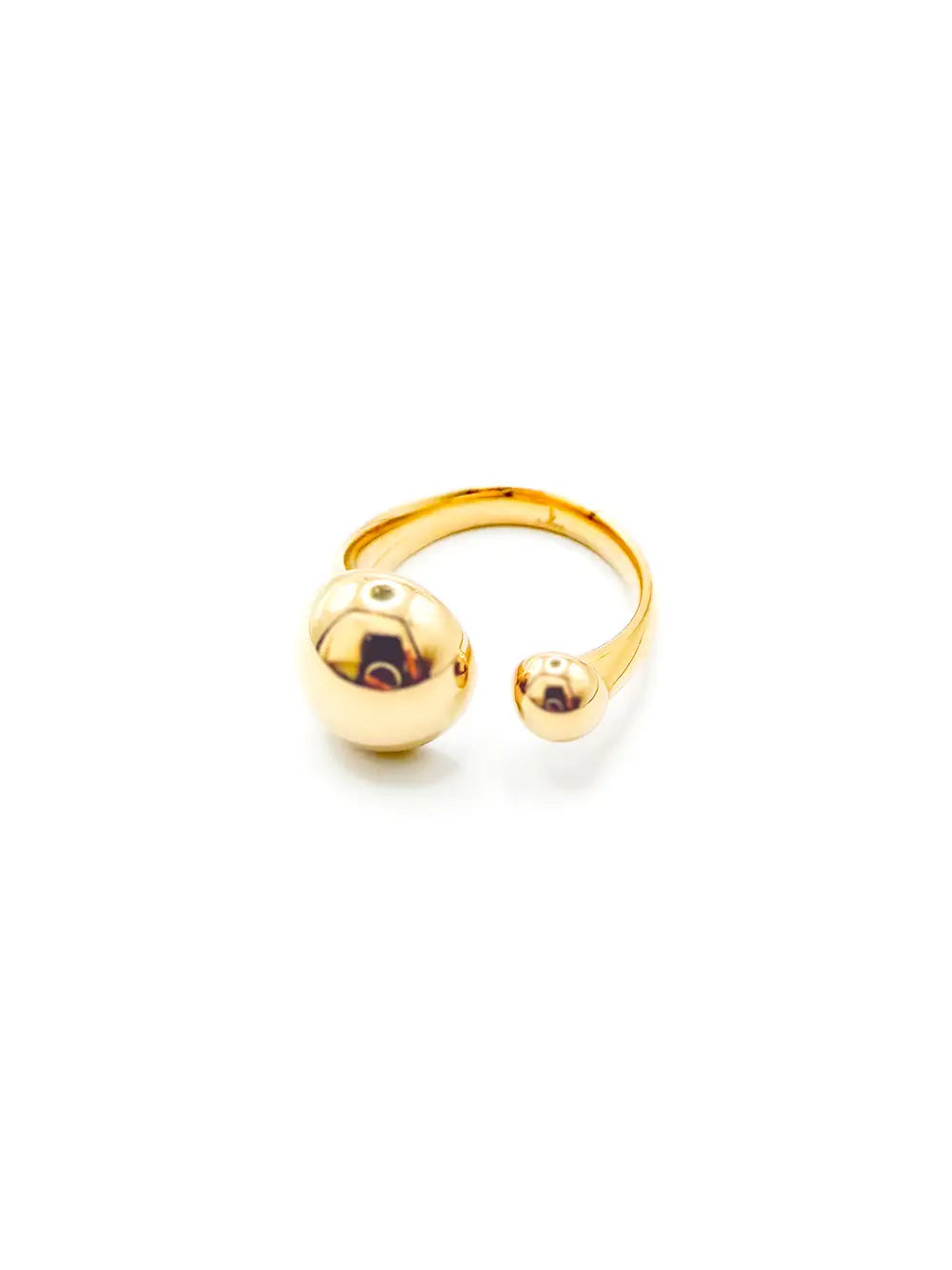Bague dorée originale à deux boules, design sculptural asymétrique et finition brillante effet miroir
