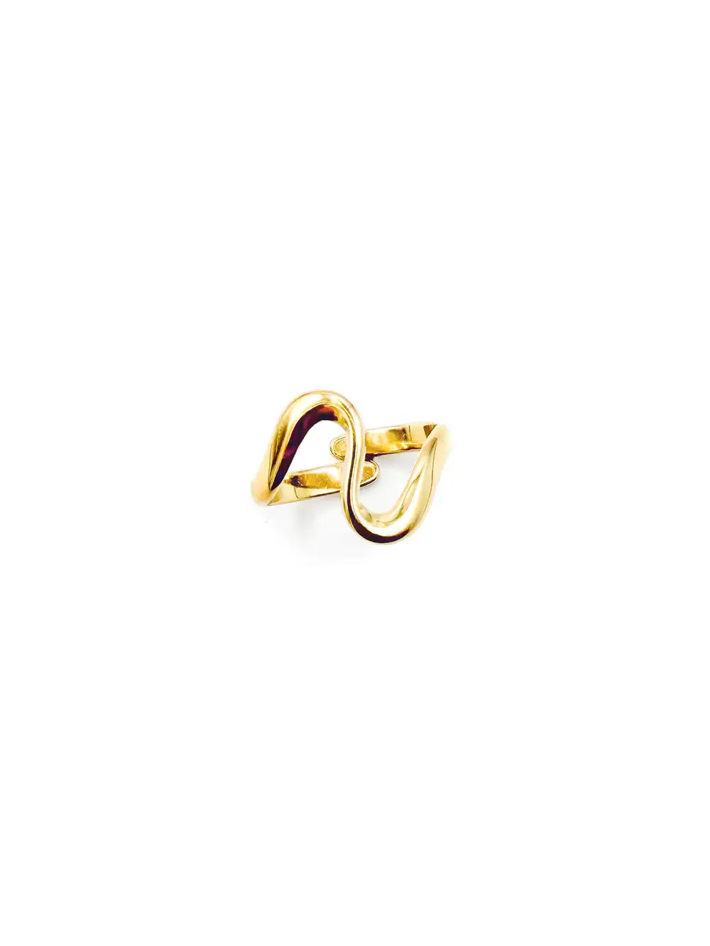 Bague dorée originale en forme de vague avec courbes sculpturales et finition brillante