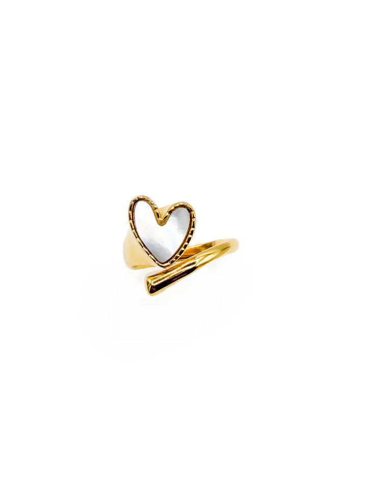 Bague dorée ouverte en acier inoxydable avec un coeur en nacre blanche