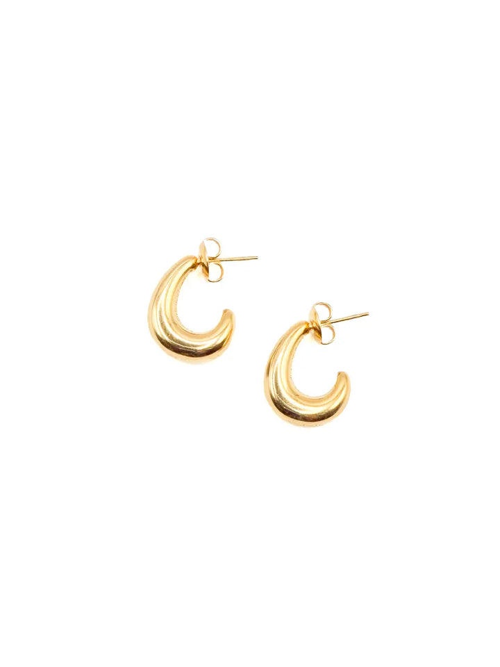 Petites boucles d’oreilles gouttes dorées brillantes