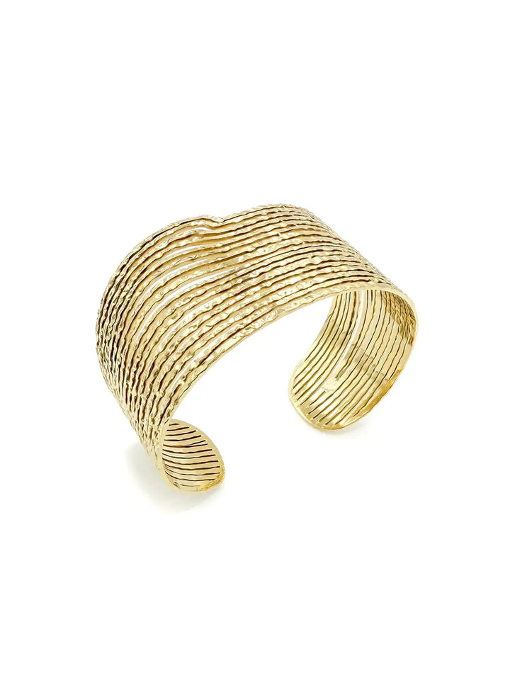 Bracelet manchette doré large à lignes martelées