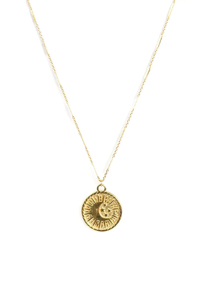 Collier long médaille soleil et étoiles doré