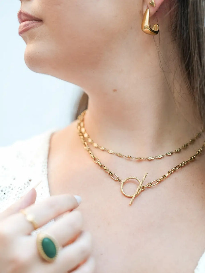 Collier chaîne maillons torsadés et fermoir toggle doré