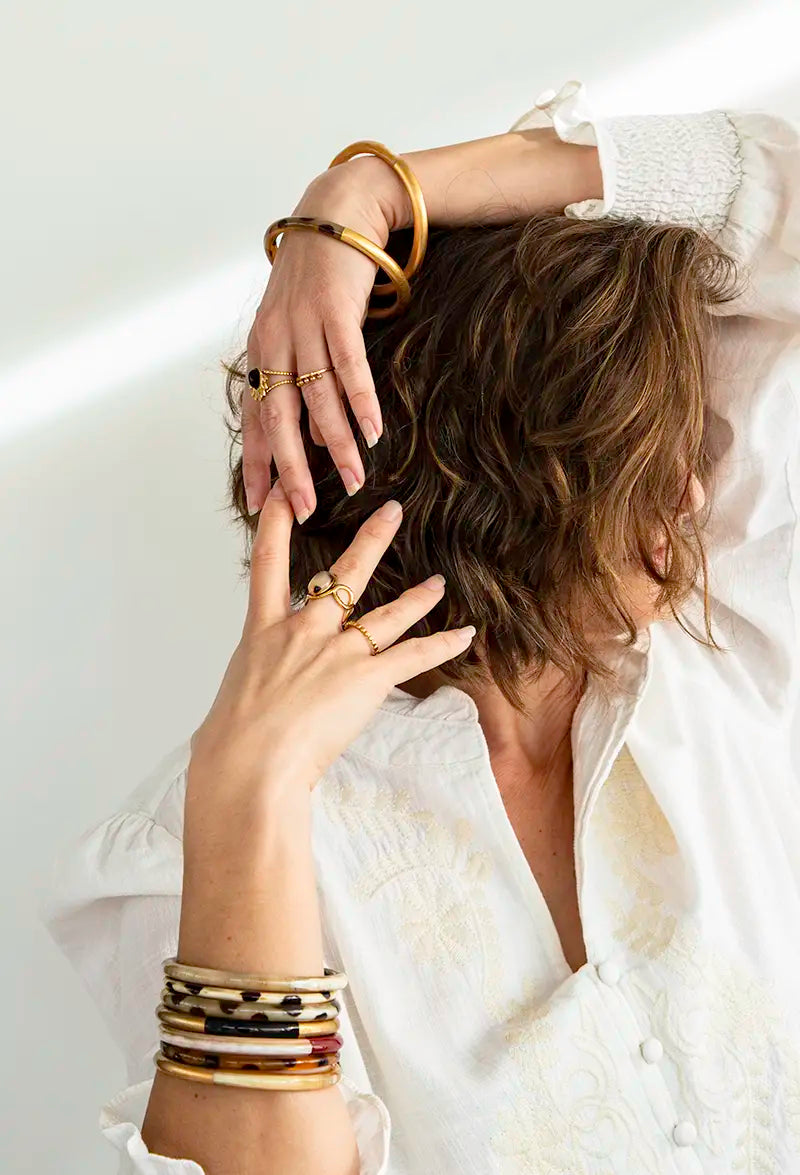 Bijoux femme tendance viva yuza, bracelets jonc coloré et bagues en acier inoxydable doré