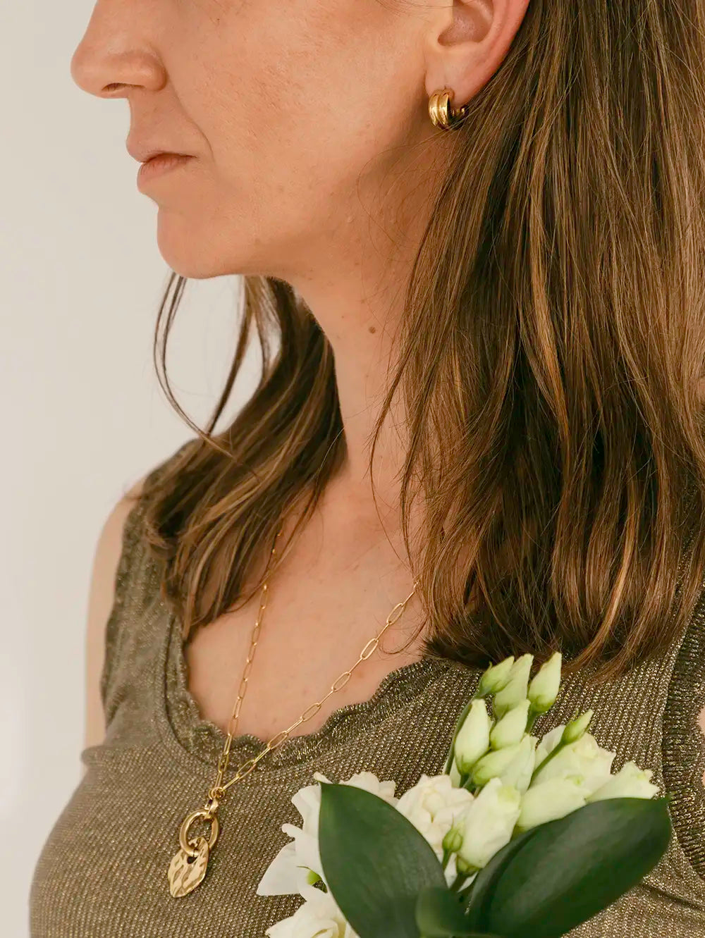 collier sautoir losange martelé doré