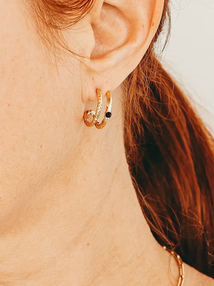 petites créoles double anneaux et strass noir