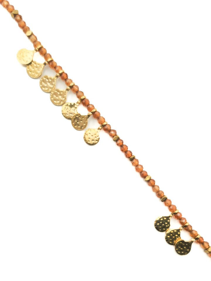 collier long sautoir pour femme en perles corail et pampilles dorées 